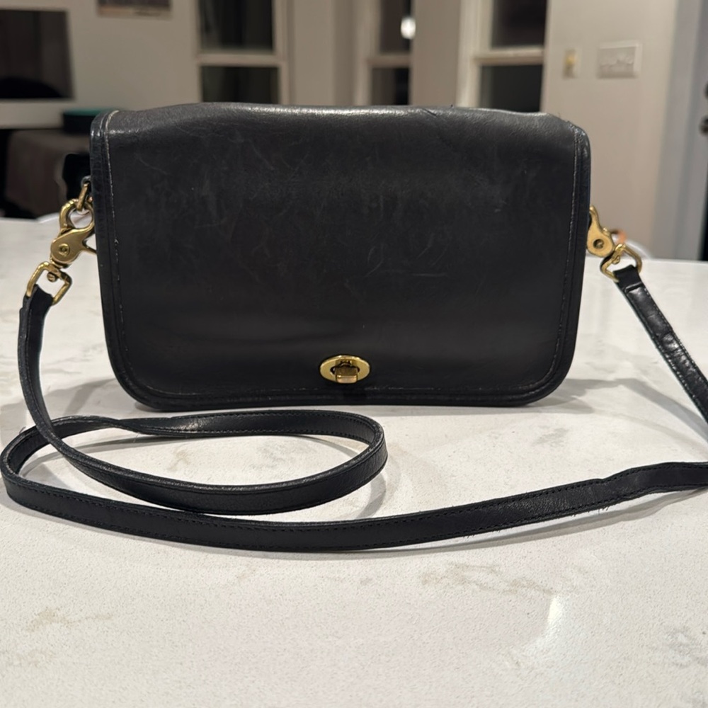 Authentic vintage COACH Pocket Purse. Navy. Brass hardware.